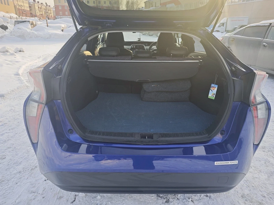 Toyota Prius, 2016г., полный привод, автомат