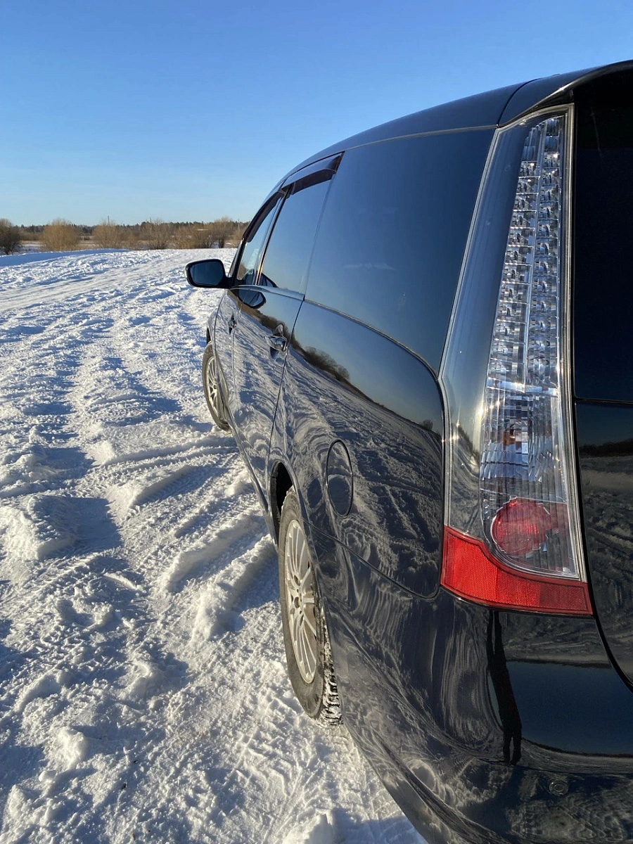 Mitsubishi Grandis, 2008г., передний привод, автомат