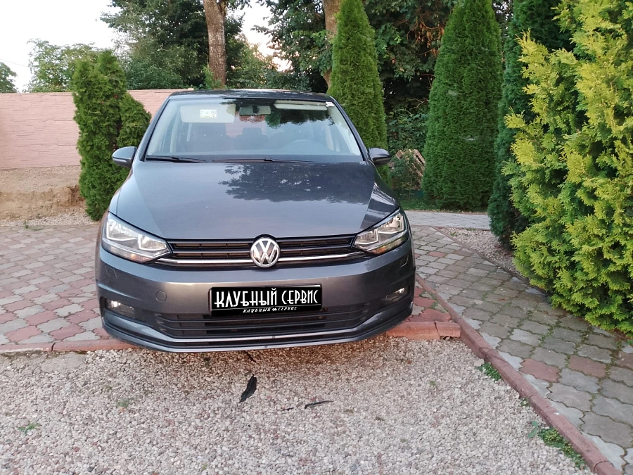 Volkswagen Touran, 2018г., передний привод, механика