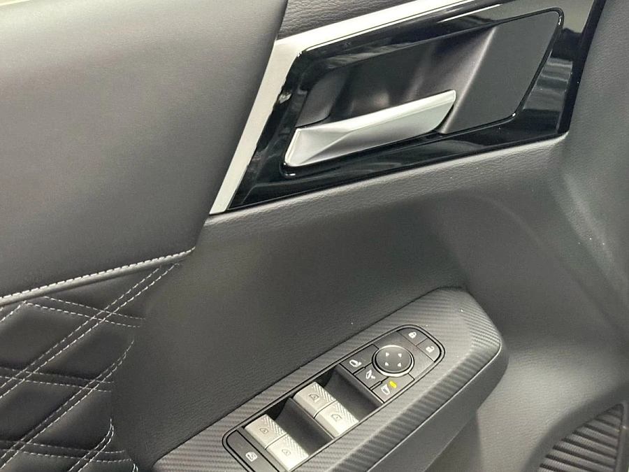 Mitsubishi Outlander, 2023г., передний привод, вариатор