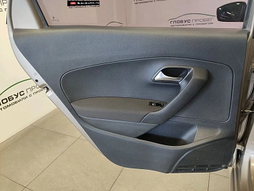 Volkswagen Polo, 2015г., передний привод, автомат