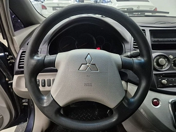 Mitsubishi Grandis, 2004г, полный привод, механика