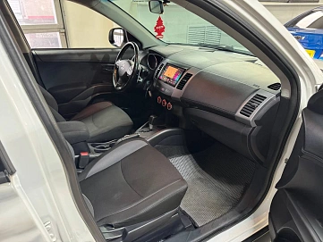 Mitsubishi Outlander, 2011г, полный привод, вариатор