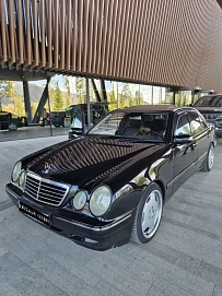 Mercedes-Benz E-Класс, 2002г, задний привод, автомат