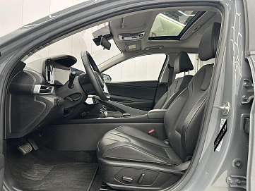 Hyundai Elantra, 2022г, передний привод, вариатор
