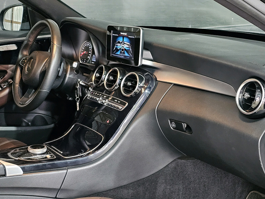 Mercedes-Benz , 2016г., задний привод, автомат