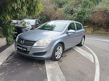 Opel Astra, 2009г, передний привод, робот