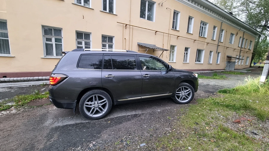 Toyota Highlander, 2012г., полный привод, автомат