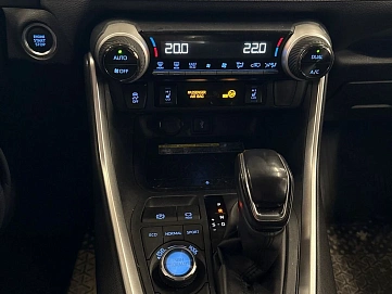 Toyota RAV4, 2021г, полный привод, автомат