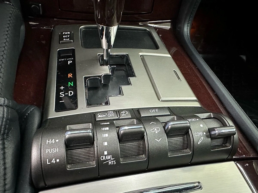 Lexus LX, 2015г., полный привод, автомат