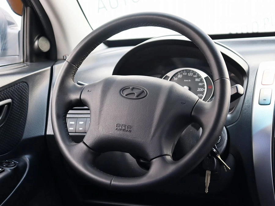 Hyundai Tucson, 2006г., передний привод, автомат