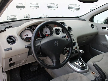 Peugeot 308, 2009г, передний привод, автомат