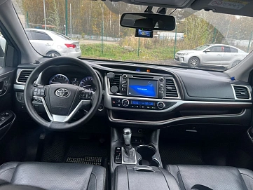 Toyota Highlander, 2014г, полный привод, автомат