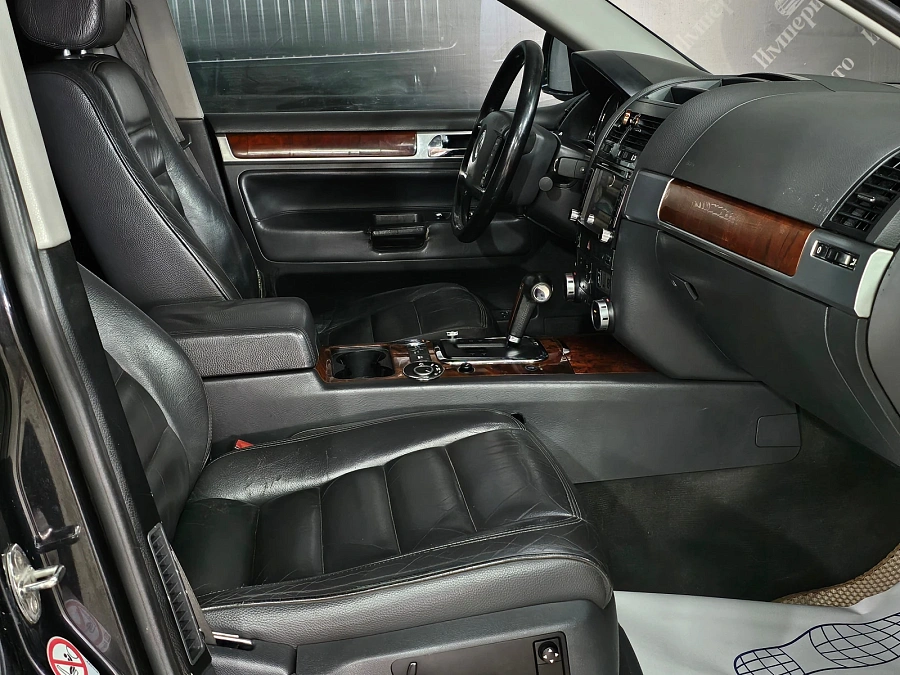 Volkswagen Touareg, 2005г., полный привод, автомат