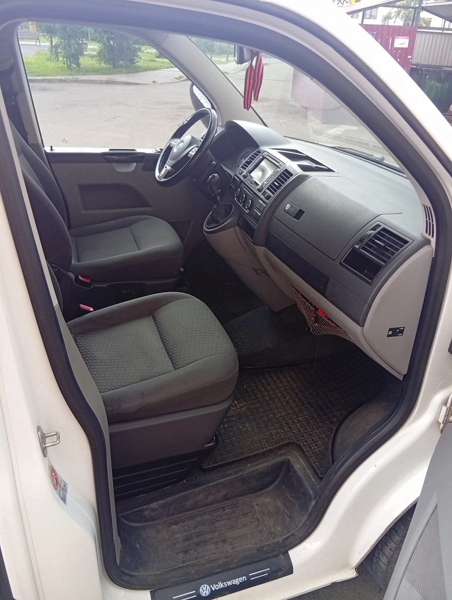 Volkswagen Caravelle, 2013г., передний привод, механика