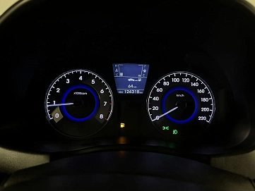 Hyundai Solaris, 2013г, передний привод, механика