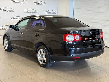 Volkswagen Jetta, 2009г., передний привод, механика