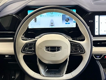 Geely Monjaro, 2022г, передний привод, автомат