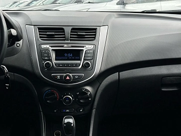 Hyundai Solaris, 2015г, передний привод, автомат