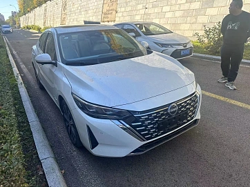 Nissan Sylphy, 2023г, передний привод, автомат