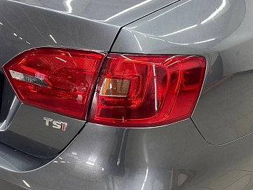 Volkswagen Jetta, 2011г, передний привод, робот