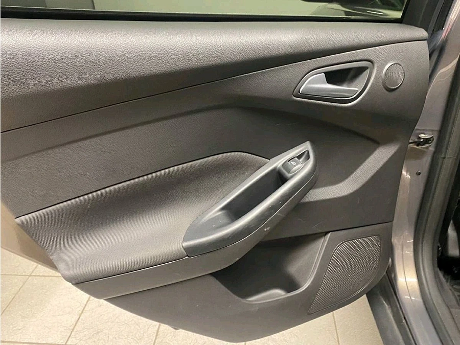 Ford Focus, 2012г., передний привод, механика