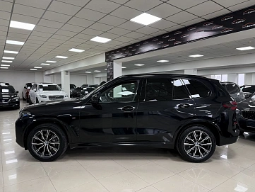BMW X5, 2025г, полный привод, автомат