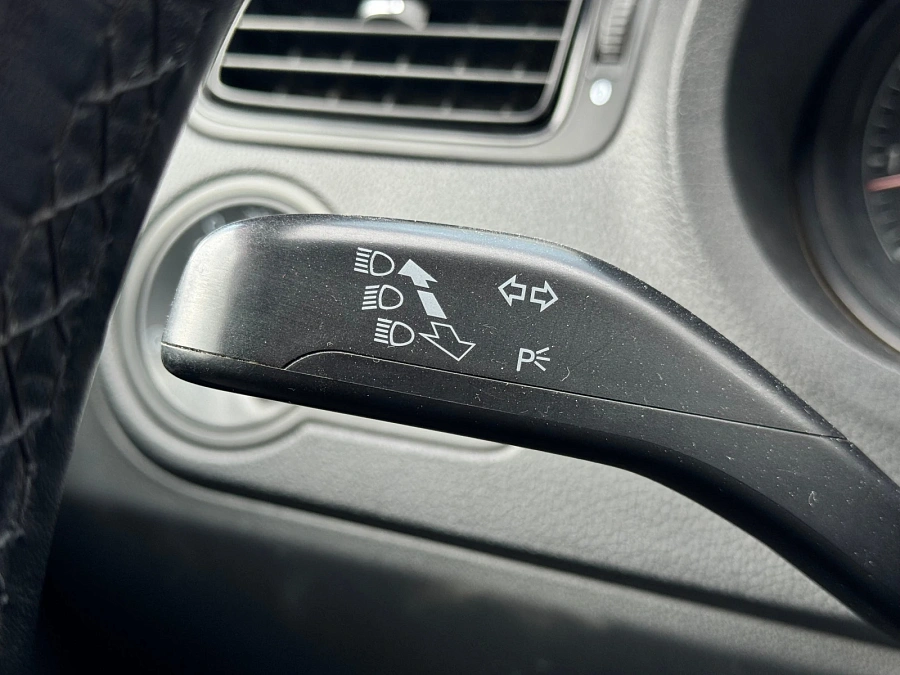 Volkswagen Polo, 2013г., передний привод, автомат