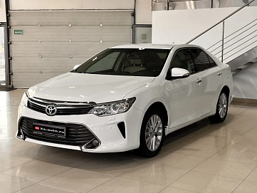 Toyota Camry, 2015г, передний привод, автомат