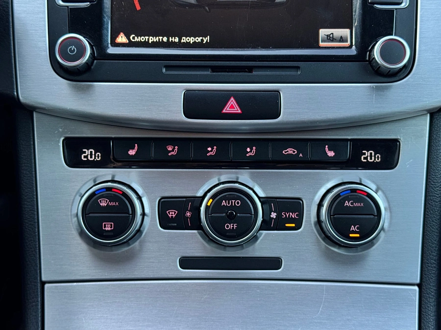 Volkswagen Passat, 2012г., передний привод, робот