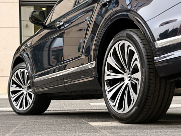 Bentley Bentayga, 2024г, полный привод, автомат