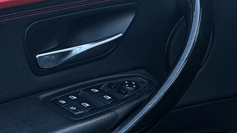 BMW 3 серии, 2015г., передний привод, автомат