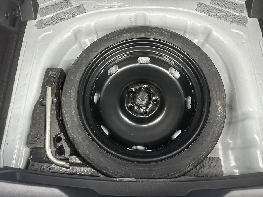 Volkswagen T-Roc, 2023г., передний привод, робот