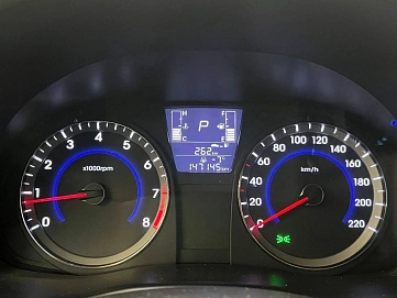 Hyundai Solaris, 2015г, передний привод, автомат