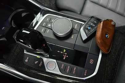 BMW 3 серии, 2021г, задний привод, автомат