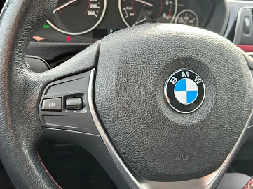 BMW 3 серии, 2018г, задний привод, автомат