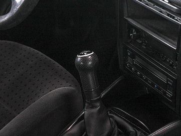 Volkswagen Golf, 1998г, передний привод, механика