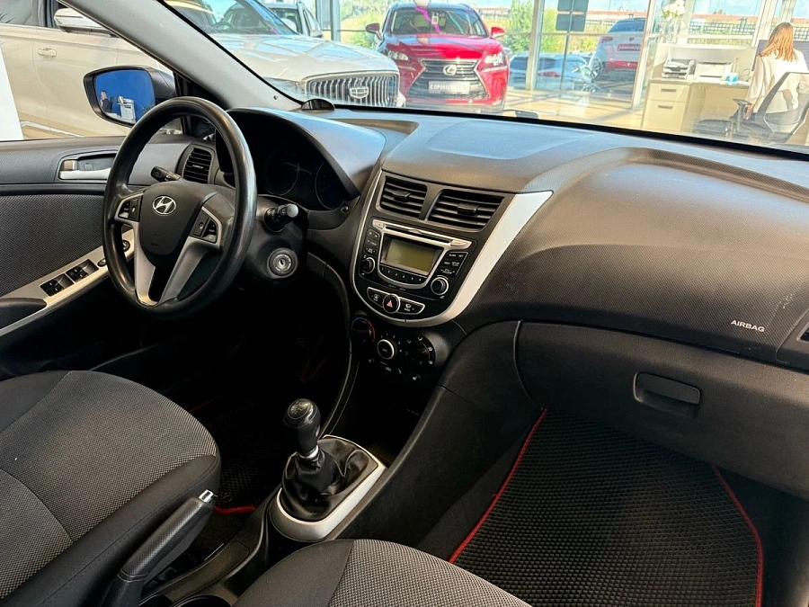 Hyundai Solaris, 2013г., передний привод, механика
