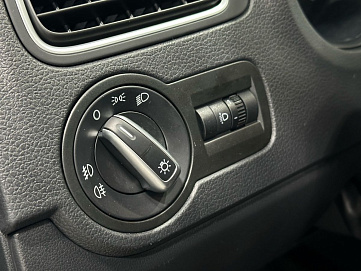 Volkswagen Polo, 2015г, передний привод, автомат