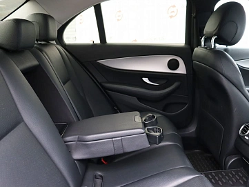 Mercedes-Benz E-Класс, 2020г, задний привод, автомат