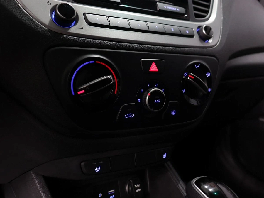 Hyundai Solaris, 2018г., передний привод, автомат