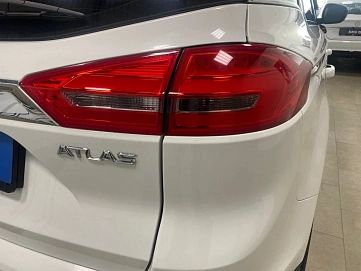 Geely Atlas, 2018г, полный привод, автомат