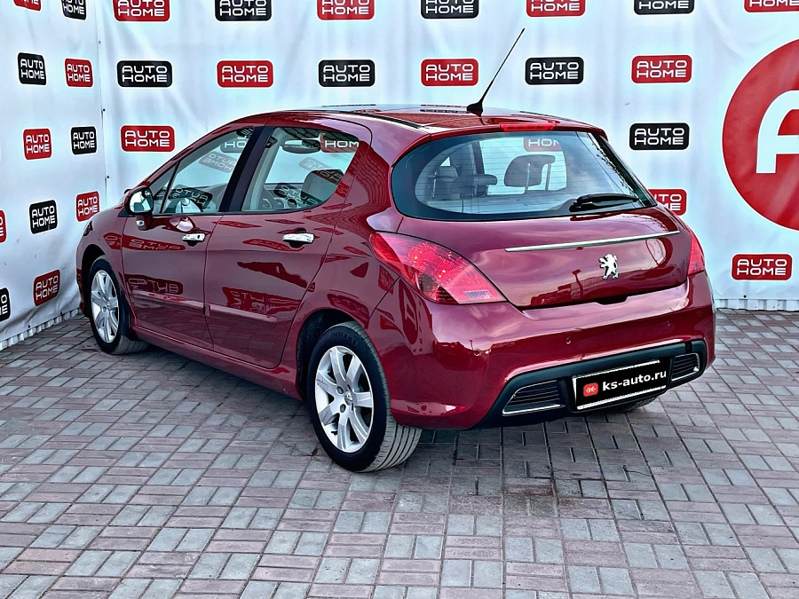Peugeot 308, 2008г., передний привод, автомат