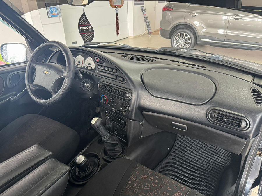 Chevrolet Niva, 2006г., полный привод, механика