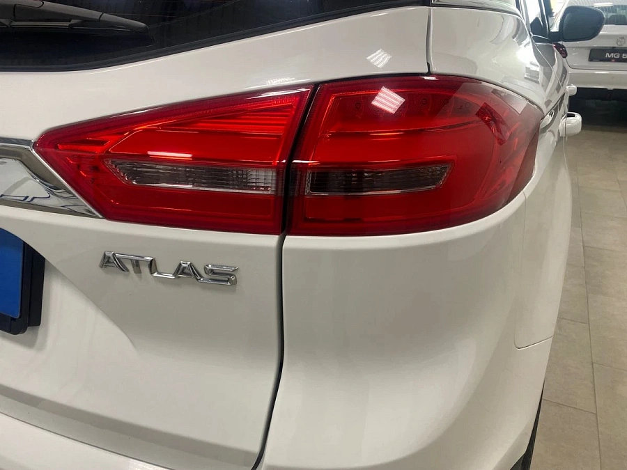 Geely Atlas, 2018г., полный привод, автомат