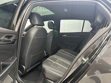 Volkswagen Golf, 2022г, передний привод, робот