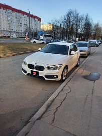 BMW 1 серии, 2015г, задний привод, автомат