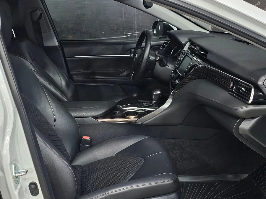 Toyota Camry, 2020г., передний привод, автомат