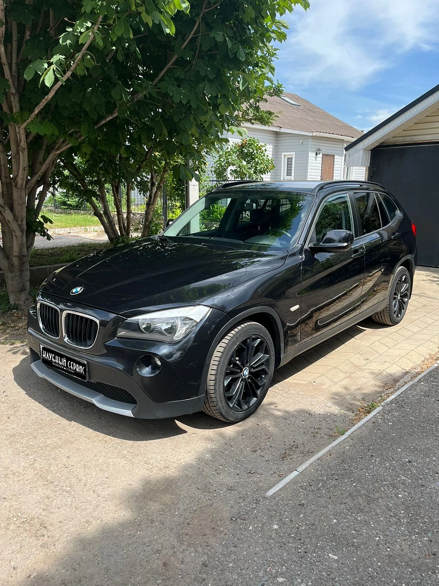 BMW X1, 2011г., задний привод, автомат