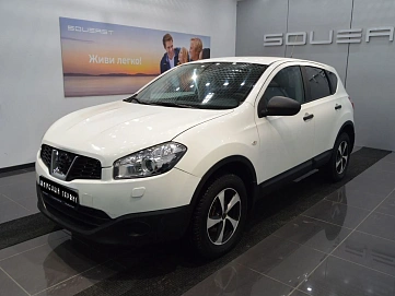 Nissan Qashqai, 2011г, передний привод, механика